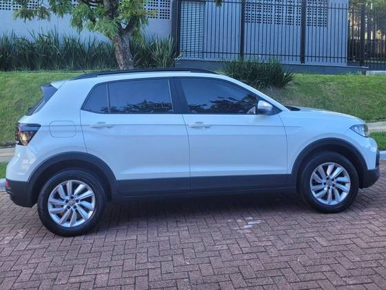 VOLKSWAGEN T-CROSS 1.0 200 TSI TOTAL FLEX AUTOMÁTICO VOLKSWAGEN T-CROSS 1.0 200 TSI TOTAL FLEX AUTOMÁTICO